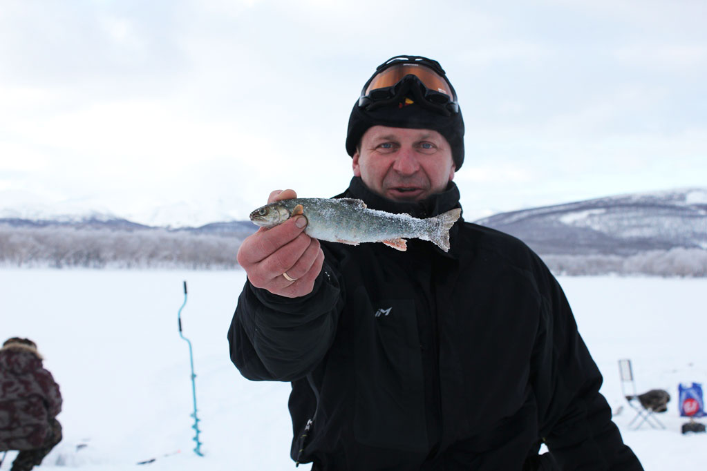 зимняя рыбалка на корюшку на камчатке